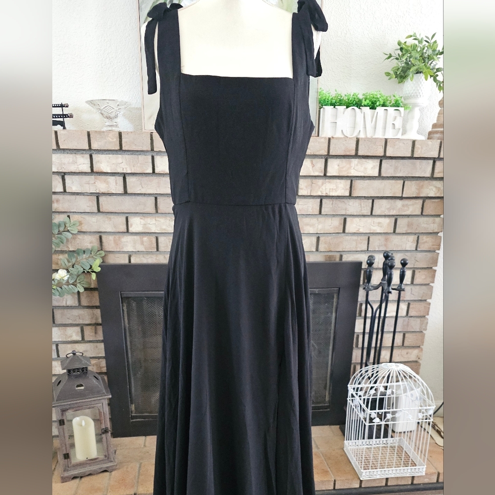 Elegant Black Maxi Dress
